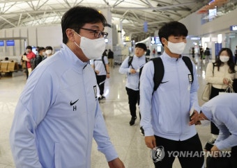 출국하는 황선홍 올림픽축구대표팀 감독