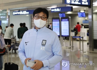 출국하는 황선홍 올림픽축구대표팀 감독
