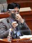 잠시 생각에 잠긴 한동훈 장관