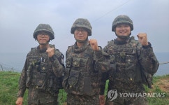 육군 22사단 장병, 민통선 내 주민 응급환자 구조