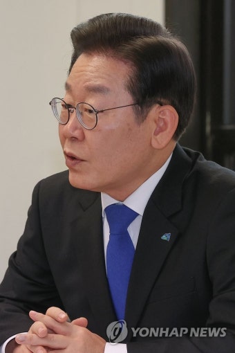 발언하는 이재명 대표