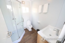 [월드컵] 1박 27만원 컨테이너 팬 빌리지, 안식처가 될 수 있을까