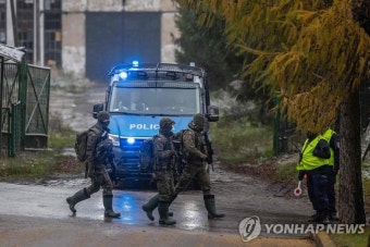 미국, 바이든 대통령이 우크라이나에게 에이태큼스 미사일 사용 허가, 북한-러시아 대응책으로 대응