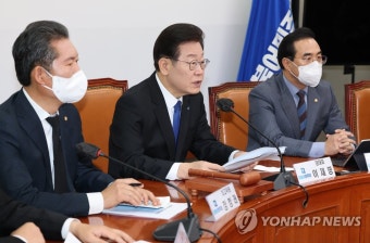 발언하는 이재명 대표