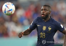 공 쫓는 다요 우파메카노