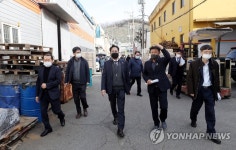 인천 한센인촌 둘러보는 김태규 국민권익위 부위원장
