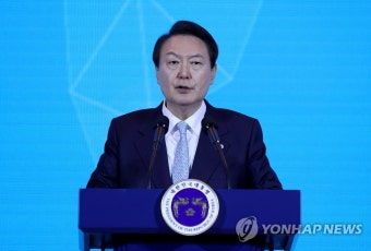 격려사하는 윤석열 대통령