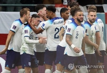 한참 앞서가는 잉글랜드