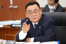 수입산만 쓰는데…32억 보조금 전남 장흥 사료업체, 계약 위반 논란