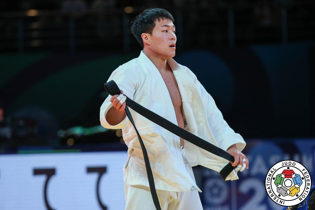 이현지와 김민주, 그랜드슬램 대회에서 한국 여자 유도의 다짐된 금메달 획득!