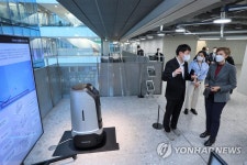 싱가포르 정보통신부 장관, 네이버 신사옥 1784 방문