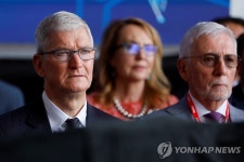 애플의 팀쿡 CEO TSMC 애리조나 공장의 반도체 사용하겠다