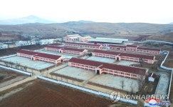 북한, 남포시 대안 젖소목장 준공