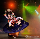 공연하는 북한 국립민족예술단