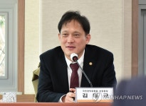 발언하는 김태규 부위원장