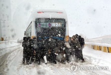 눈 폭탄 맞은 광주·전남, 이틀 새 최고 40㎝ 근접(종합2보)