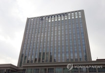 Nexon founder-hacking