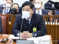 의원질의 답변하는 최성범 용산소방서장