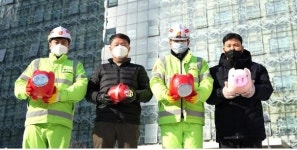 거리 청소하며 한푼두푼…8년째 이웃돕기 성금 환경공무관들