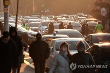 꽉 막힌 경포해변 도로