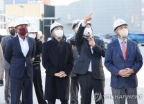 자숨서울경기지사 | 시설 둘러보는 김동연 경기도지사
