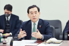산업장관, 새해 첫 정책 행보로 LG화학 오송공장 방문