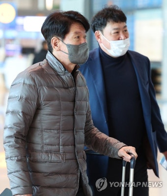이강철 감독, 1차전 상대 분석 위해 호주로 출국