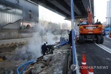 노원 묵동천 난방배관 누수…복구작업 진행