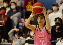 '3점슛 12방·42득점'…여자농구 올스타전 새 역사 쓴 강이슬