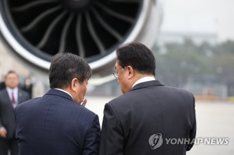 윤 대통령 환송 나선 국민의힘 정진석 비대위원장과 김대기 비서실장