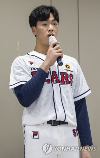 인사말하는 최준호