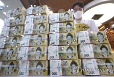 금리 오르자 현금 선호도 떨어져