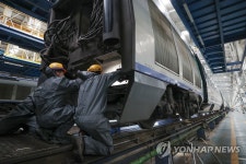설 명절 앞두고 분주한 수도권철도차량정비단
