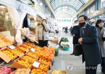 김승호 인사혁신처장, 세종전통시장 방문