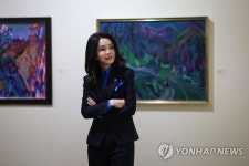 취리히 미술관 찾아 작품 감상하는 김건희 여사
