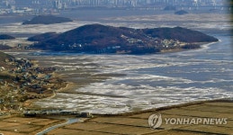 한파로 얼어버린 인천 동검도 일대 갯벌