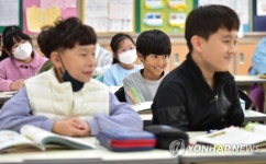 오랜만에 벗은 마스크