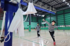 마스크는 이제 벗어두고