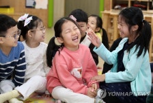 친구 얼굴 봐 기뻐요