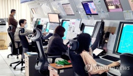 제주공항 관제탑 접근관제소 내부
