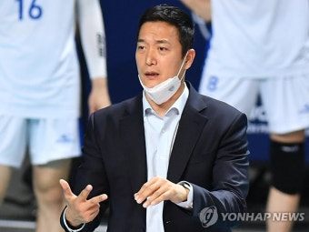 남자배구 최하위 김상우 삼성화재 감독 