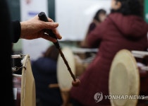 어르신들의 흥겨운 장구 소리