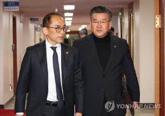 국무회의 참석하는 유병호 감사원 사무총장