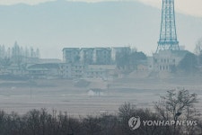 적막한 북한 기정동 마을