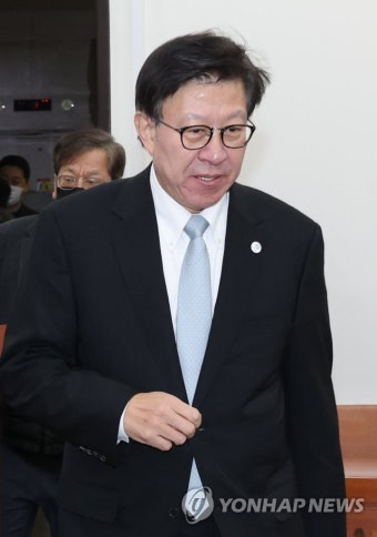 부산세계박람회 유치지원 특위 참석하는 박형준 부산시장
