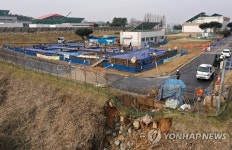 마무리 복구 작업하는 덕남정수장