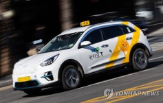카카오T, 택시호출 몰아 독과점 강화…과징금 257억원