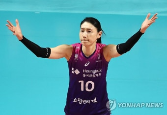 여자배구 김연경, 올 시즌 3번째 라운드 MVP…남자부는 허수봉