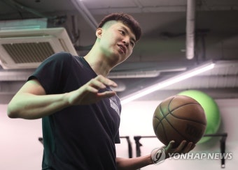 'NBA 도전' 이현중, G리그서 3점 3리바운드…황인태 심판도 출전