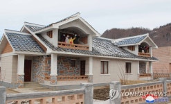 북한 각지 농장마을들에서 새집들이